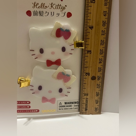 Hello Kitty Strawberry Sponge Cake Series Hair Clips - Picture 5 of 6